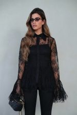 מכופתרת תחרה מלמלה