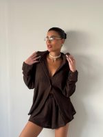 חליפה שורט מכופתרת