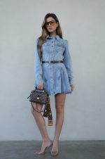 ⁦שמלת גינס חגורה⁩ – תמונה ⁦3⁩