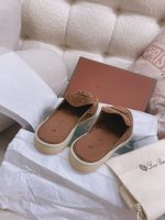 ⁦כפכף לורה פיאנה⁩ – תמונה ⁦4⁩