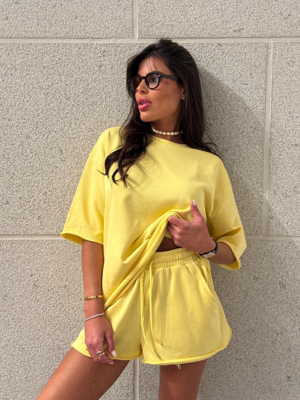 2c74e8d1-32d8-4a55-9ff4-6faa844fa4ce חליפת שורט זארה – תמונה 1