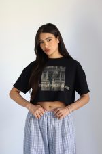 ⁦חולצת קרופ עיתון⁩ – תמונה ⁦5⁩