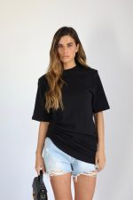 ⁦חולצת כיווץ אסימטרית⁩ – תמונה ⁦4⁩