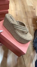 ⁦כפכף פלטפורמה⁩ – תמונה ⁦2⁩