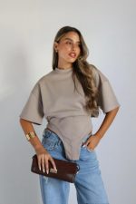 חולצת מחול לשונית