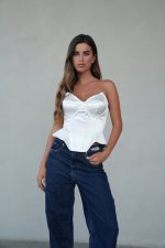 ⁦מחוך עצמות קשירות בגב⁩ – תמונה ⁦5⁩