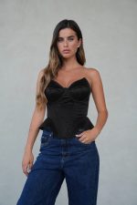 מחוך עצמות קשירות בגב