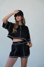 ⁦חליפת שורט מיו מיו תפרים⁩ – תמונה ⁦3⁩