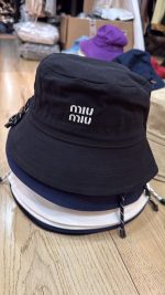 ⁦כובע מיו מיו⁩ – תמונה ⁦2⁩