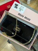 ⁦תיק Miu Miu⁩ – תמונה ⁦4⁩