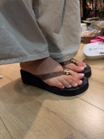 ⁦כפכף פלטפורמה שנאל אבזם לבן⁩ – תמונה ⁦2⁩
