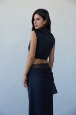 ⁦חליפת חצאית שילוב תחרה⁩ – תמונה ⁦3⁩