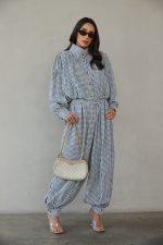 ⁦חליפת משבצות כפתורים⁩ – תמונה ⁦2⁩